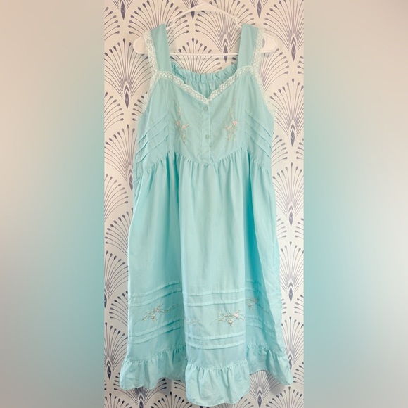 unbranded Tops - Vintage 1960/1970s night gown PTP-22 Length 40